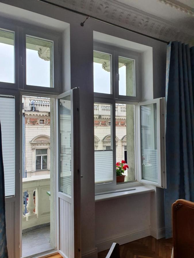 Prestige Aparthotel Piotrkowska 82 - Wyjatkowy Widok Na Deptak Łódź Exterior foto